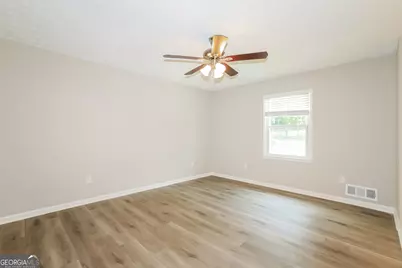 1743 Hunting Creek Lane SE, Conyers, GA 30013 - Photo 2