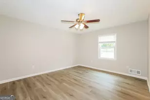 1743 Hunting Creek Ln SE, Conyers, GA 30013 - Photo 2