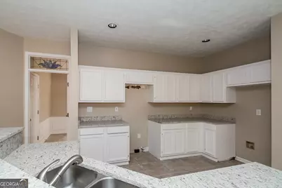 8418 Waverly Drive, Jonesboro, GA 30236 - Photo 6