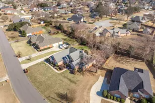 208 Twelve Oaks Dr, Warner Robins, GA 31088 - Photo 4