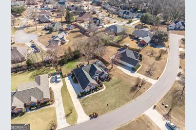 208 Twelve Oaks Drive, Warner Robins, GA 31088 - Photo 2