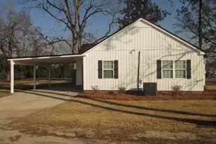 390 Bay St, Baxley, GA 31513 - Photo 2