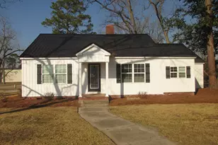 390 Bay St, Baxley, GA 31513 - Photo 1