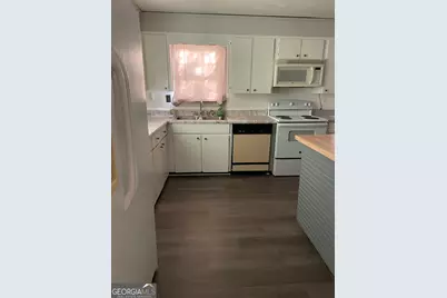 1702 Brookwood Circle NE, Milledgeville, GA 31061 - Photo 10