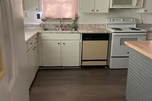 1702 Brookwood Cir NE, Milledgeville, GA 31061 - Photo 10