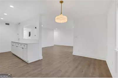 2396 Lawrenceville Highway #V, Decatur, GA 30033 - Photo 10