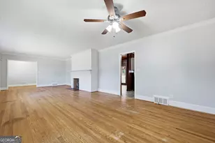 88 W New St, Winder, GA 30680 - Photo 8