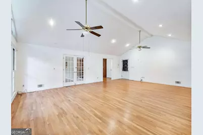 955 Landmark Drive, Atlanta, GA 30342 - Photo 22