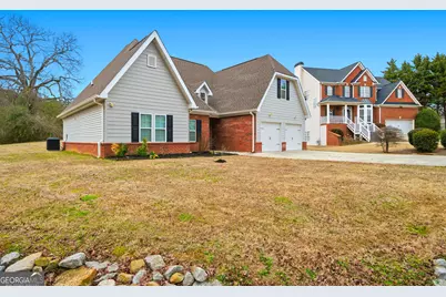 207 Meadow Lake Drive, Carrollton, GA 30116 - Photo 2