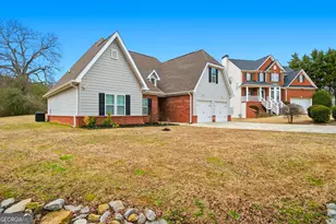 207 Meadow Lake Dr, Carrollton, GA 30116 - Photo 2