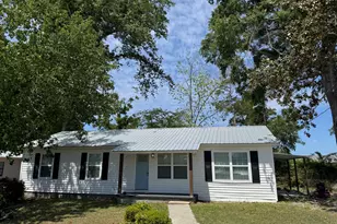 10 Grove St, Hazlehurst, GA 31539 - Photo 1