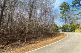 786 Shorewood Cir, Toccoa, GA 30577 - Photo 1