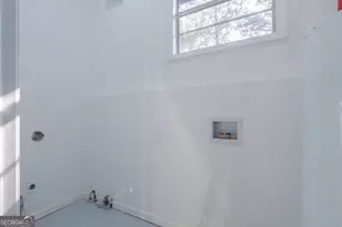 5207 Dixie Lake Rd, Union City, GA 30291 - Photo 16