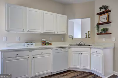 8106 Wynfield Drive, Jonesboro, GA 30238 - Photo 12