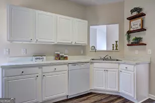 8106 Wynfield Dr, Jonesboro, GA 30238 - Photo 12