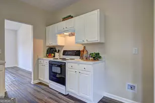 8106 Wynfield Dr, Jonesboro, GA 30238 - Photo 10