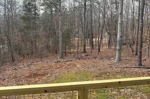 312 Hillshore Ct, Lavonia, GA 30553 - Photo 2