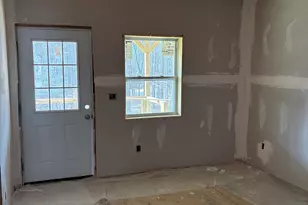 312 Hillshore Ct, Lavonia, GA 30553 - Photo 10