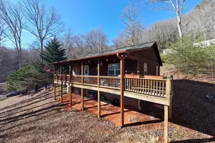 525 Tay Walk Way, Hiawassee, GA 30546 - Photo 2