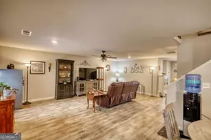 214 Woodlands Dr, Jackson, GA 30233 - Photo 12