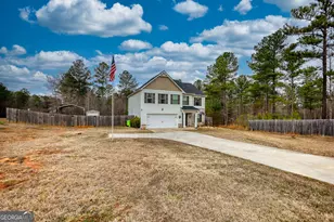 214 Woodlands Dr, Jackson, GA 30233 - Photo 2