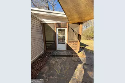 2452 Lakeshore Drive NE, Conyers, GA 30012 - Photo 10