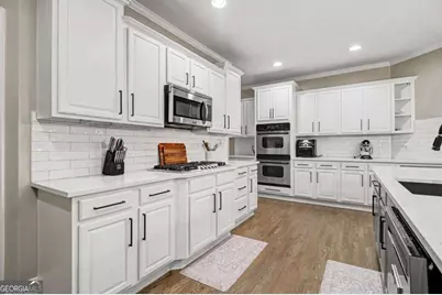 845 Saint Marks Walk, Suwanee, GA 30024 - Photo 18