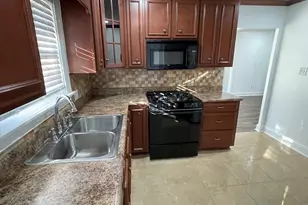 2311 St George Ln, Albany, GA 31707 - Photo 10