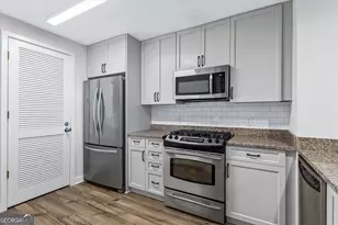 3338 Peachtree Rd NE, Atlanta, GA 30326 - Photo 4