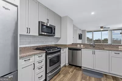 3338 Peachtree Road NE #APT 702, Atlanta, GA 30326 - Photo 6