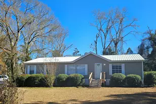 437 Burkhalter Cir, Claxton, GA 30417 - Photo 2