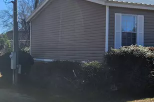 437 Burkhalter Cir, Claxton, GA 30417 - Photo 4