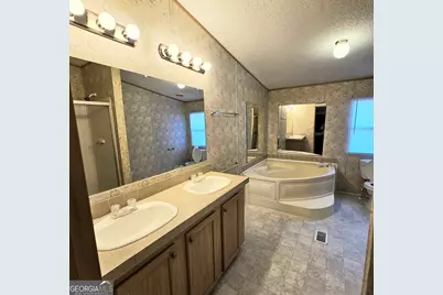 437 Burkhalter Circle, Claxton, GA 30417 - Photo 10