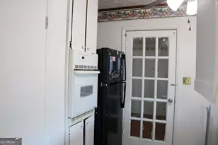 640 Gholston St, Comer, GA 30629 - Photo 8