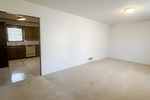 279 Timberland Trail, Riverdale, GA 30274 - Photo 4