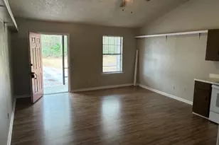 421 W King Ave, Kingsland, GA 31548 - Photo 4