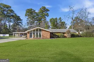 86 Camellia Ave, Savannah, GA 31408 - Photo 1