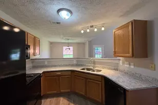 5833 Wind Gate Ln, Lithonia, GA 30058 - Photo 4