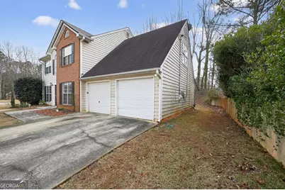 5745 Walter Trail, Stone Mountain, GA 30087 - Photo 2