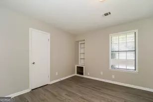 6373 Valley Dale Dr, Riverdale, GA 30274 - Photo 10