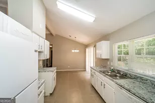 6373 Valley Dale Dr, Riverdale, GA 30274 - Photo 4