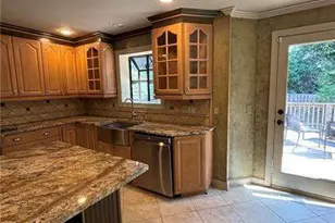 300 Shelli Ln, Roswell, GA 30075 - Photo 12