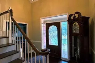 300 Shelli Ln, Roswell, GA 30075 - Photo 2