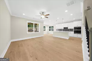 5579 Overview Dr, Flowery Branch, GA 30542 - Photo 4