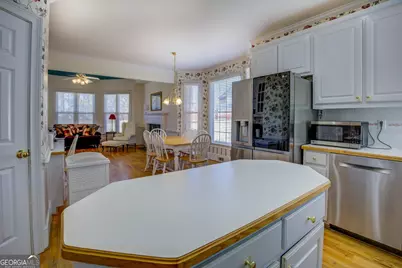 2910 Chesterfield Way SE, Conyers, GA 30013 - Photo 18