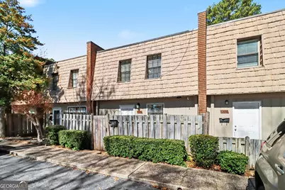 1388 Wood Circle S, Morrow, GA 30260 - Photo 4