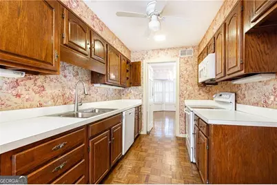 27 Mooregate Square, Atlanta, GA 30327 - Photo 8