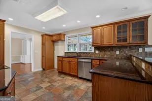 502 Ashford Cir, Lagrange, GA 30240 - Photo 12