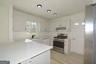 2381 Cove Rd, Lithonia, GA 30058 - Photo 10