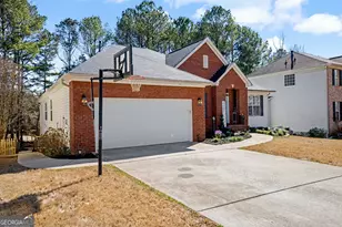 46 Fairway Dr, Newnan, GA 30265 - Photo 2